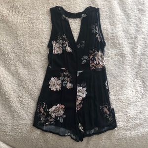 Kendall & Kylie PacSun romper! Size small.